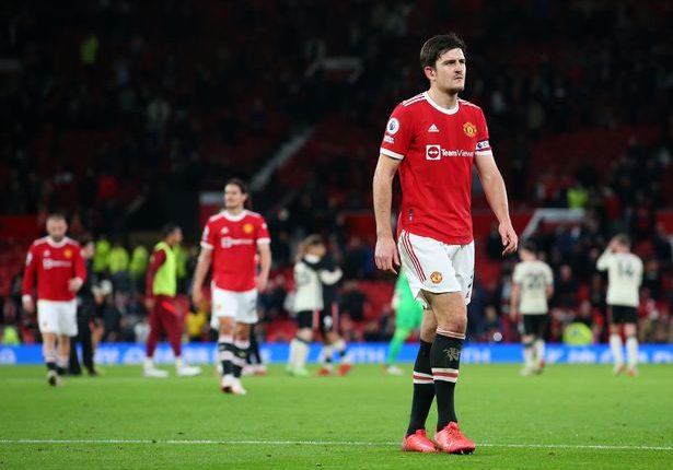 Maguire apologises to United fans after defeat.