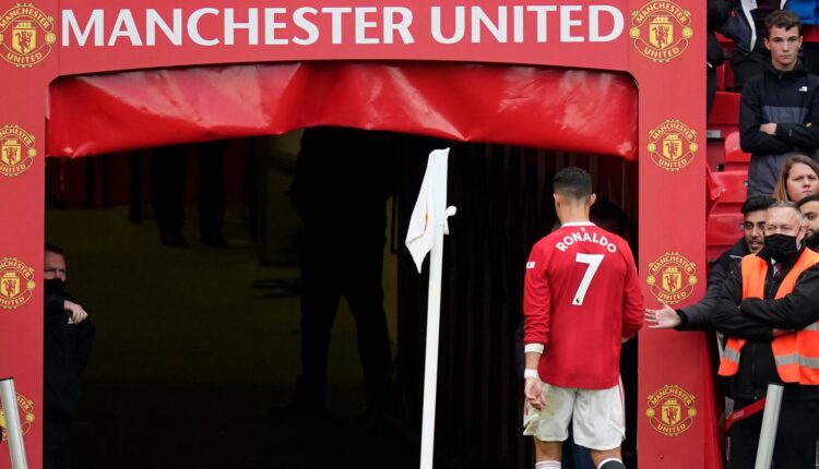 Manchester United prepared to sell Cristiano Ronaldo