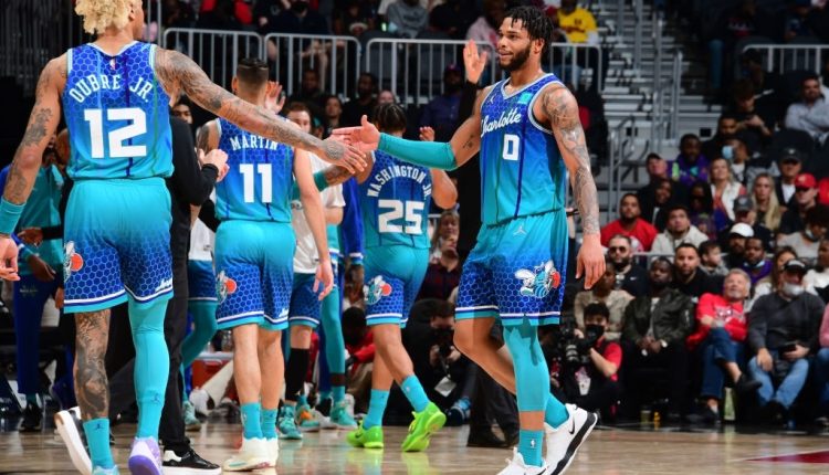 Hornets defeat Hawks despite missing players.