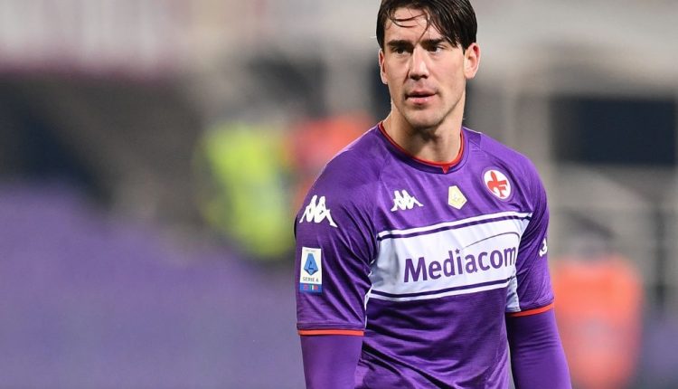 Juventus in talks to sign Fiorentina striker Dusan Vlahovic