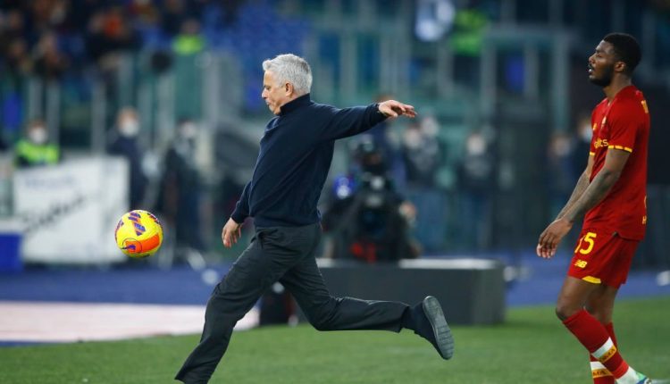 Jose Mourinho sent off in Roma draw