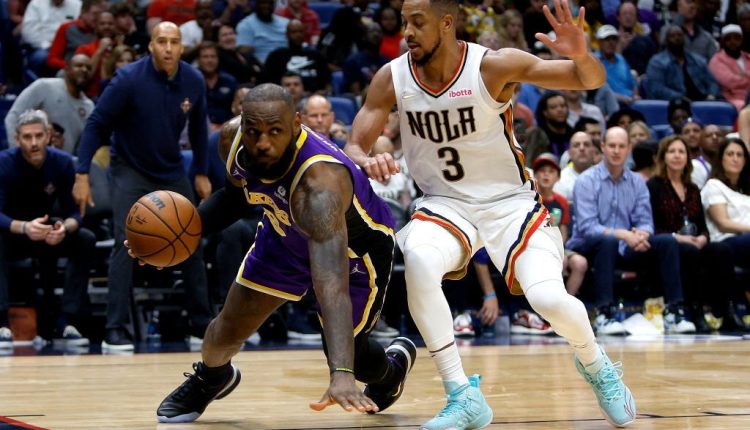 LeBron James suffers injury in defeat to the New Orleans Pelicans