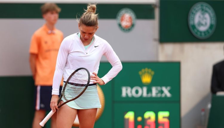 Simona Halep claims to suffer panic attack during loss