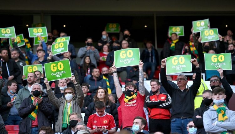 United fans hit out at the Glazers after £11m payment made to owners