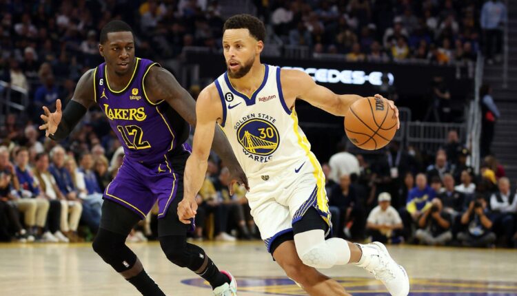 Warriors defeats LA Lakers in opening game